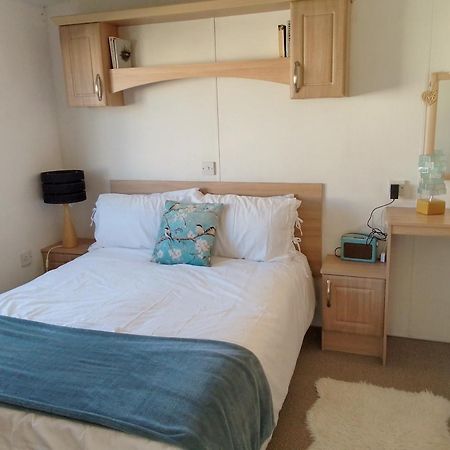 Private Caravan Situated At Parkdean Holiday Resort St Margaret'S At Cliffe Number 18 Kültér fotó