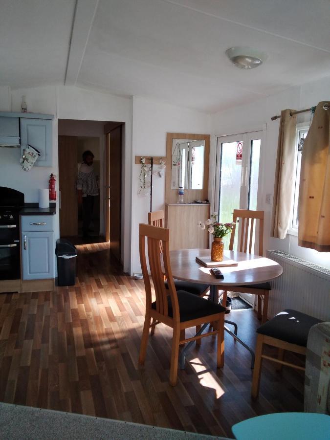 Private Caravan Situated At Parkdean Holiday Resort St Margaret'S At Cliffe Number 18 Kültér fotó