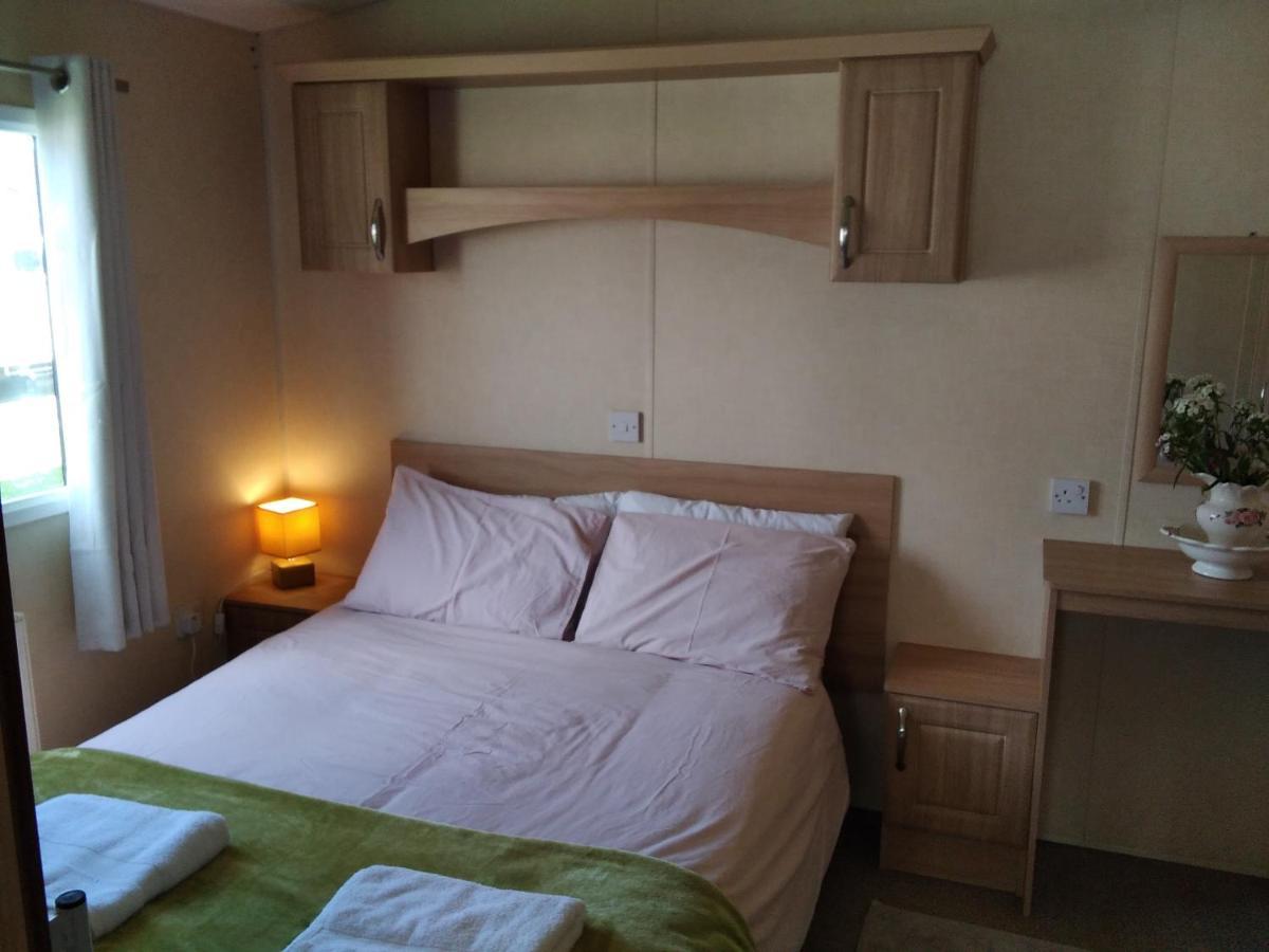 Private Caravan Situated At Parkdean Holiday Resort St Margaret'S At Cliffe Number 18 Kültér fotó