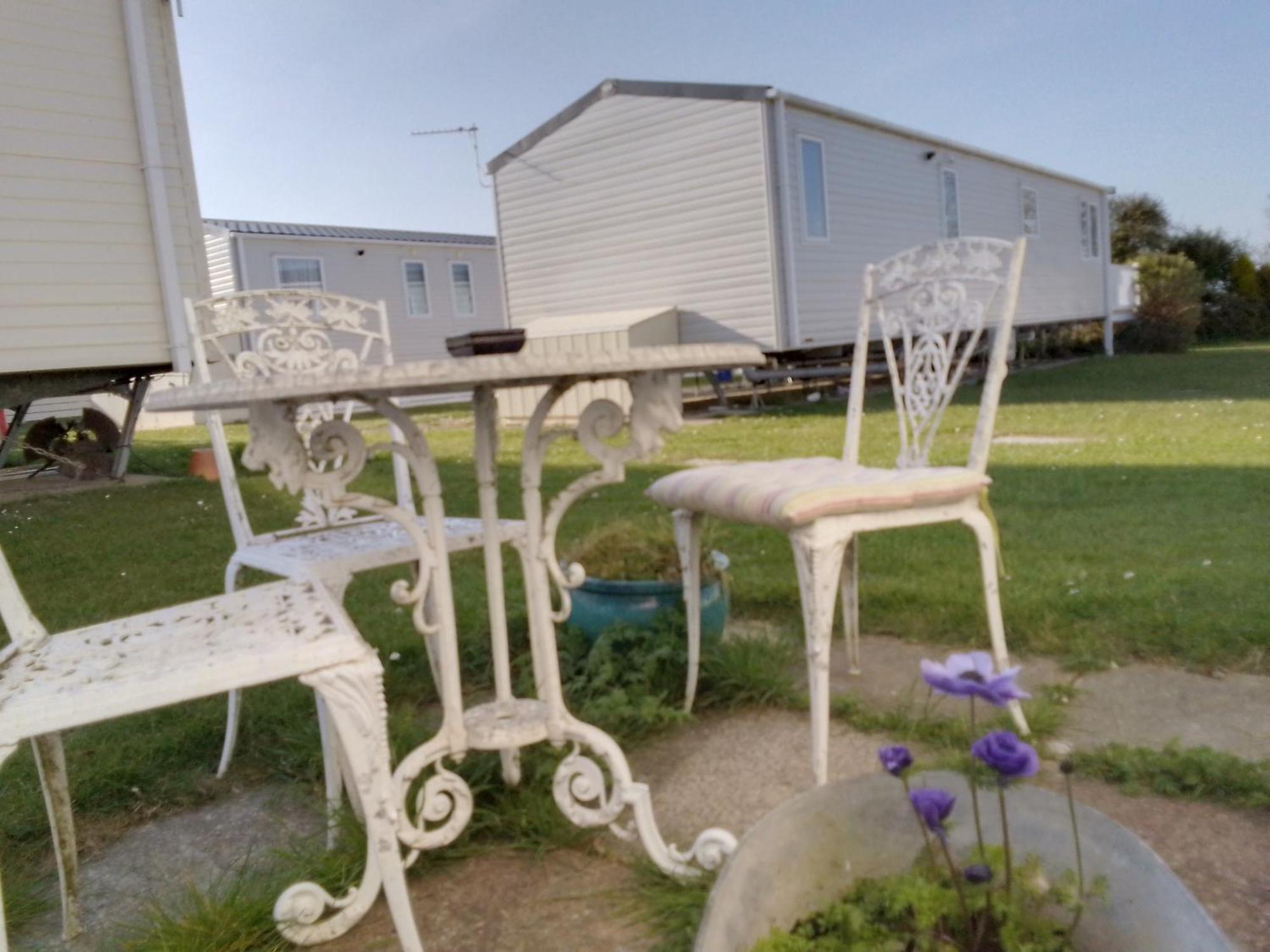 Private Caravan Situated At Parkdean Holiday Resort St Margaret'S At Cliffe Number 18 Kültér fotó